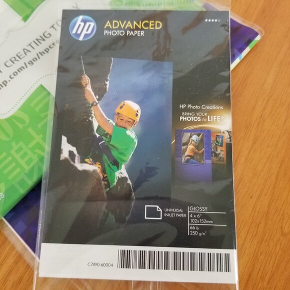 HP Advanced Photo Paper 5" x 7" and 4" x 6" Total Papers 25 w/ 8 Mail Envelopes - Picture 4 of 5